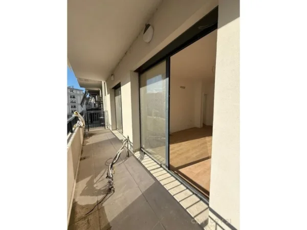 Tirane, shes apartament 1+1+Aneks+Ballkon Kati 3, 78 m² 177.000 € 