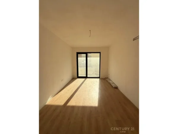 Tirane, shes apartament 1+1+Aneks+Ballkon Kati 3, 78 m² 177.000 € 