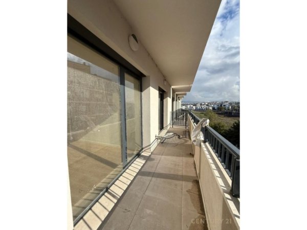 Tirane, shes apartament 1+1+Aneks+Ballkon Kati 3, 78 m² 177.000 € 