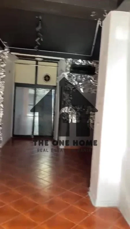 Tirane, jepet me qera dyqan Kati 0, 40 m² 400 € (Gjimnazi Partizani)