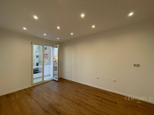 Tirane, shes apartament 2+1+Aneks+Ballkon Kati 4, 73 m² 168.000 € 