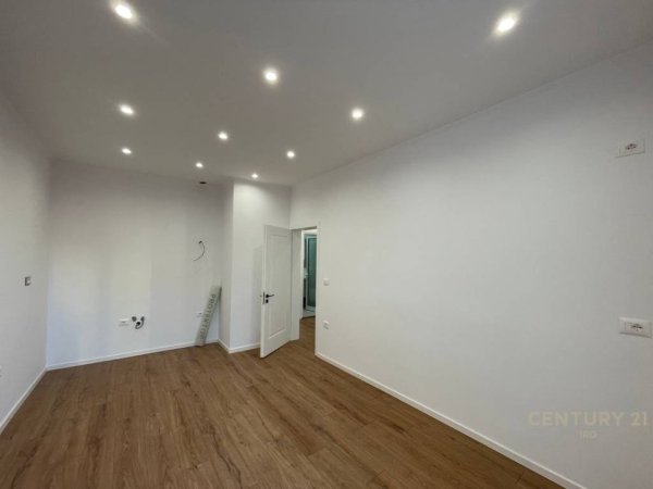 Tirane, shes apartament 2+1+Aneks+Ballkon Kati 4, 73 m² 168.000 € 
