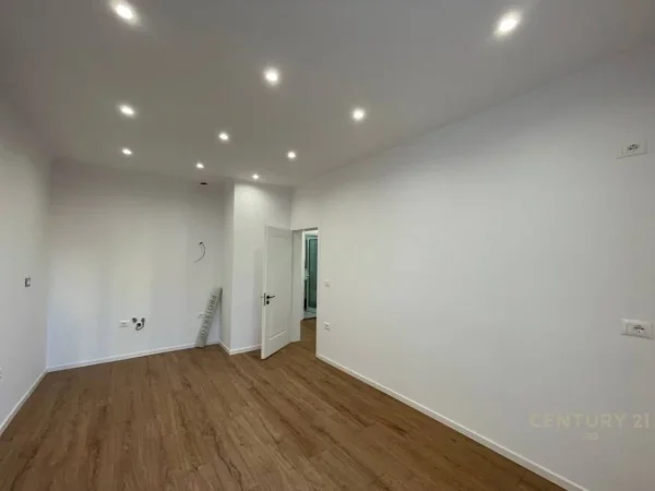 Tirane, shes apartament 2+1+Aneks+Ballkon Kati 4, 73 m² 168.000 € 