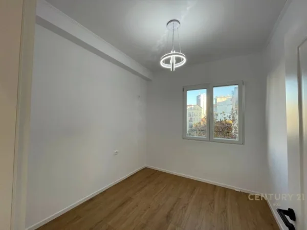 Tirane, shes apartament 2+1+Aneks+Ballkon Kati 4, 73 m² 168.000 € 