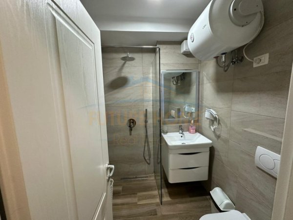 Tirane, jepet me qera apartament 2+1 Kati 3, 93 m² 850 €