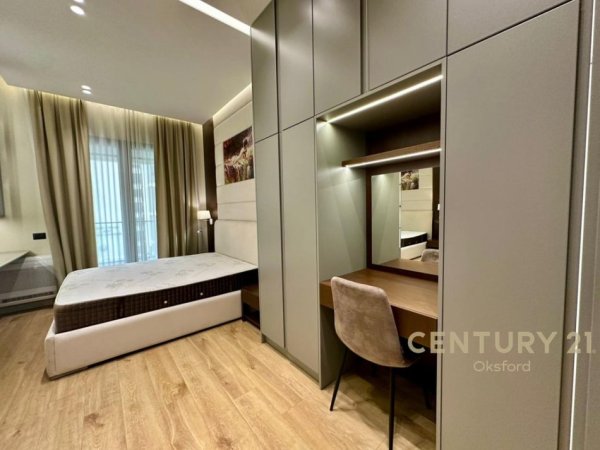 Tirane, jepet me qera apartament 1+1 Kati 5, 76 m² 850 € (Square 21)