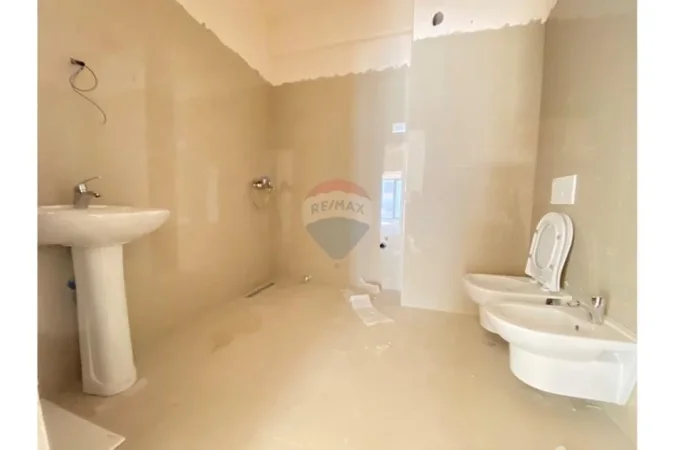 Tirane, shes apartament 2+1+Ballkon Kati 4, 114 m² 159.600 €