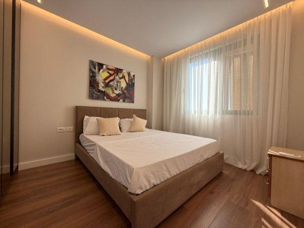 Tirane, jepet me qera apartament 2+1 Kati 8, 96 m² 1.100 € (Rruga Hoxha Tahsim)