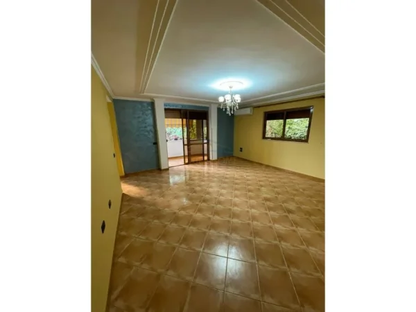 Tirane, shitet apartament 3+1+Ballkon Kati 1, 110 m² 220.000 € (21 Dhjetori)