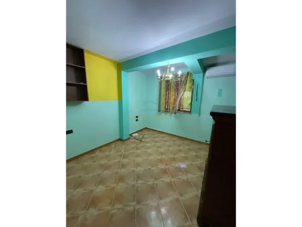 Tirane, shitet apartament 3+1+Ballkon Kati 1, 110 m² 220.000 € (21 Dhjetori)