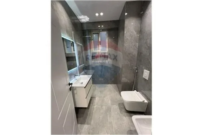 Tirane, jepet me qera apartament 2+1 Kati 5, 1.100 € (Zogu i Zi)