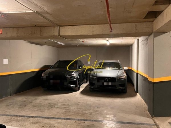 Tirane, jepet me qera magazine Kati -2, 15 m² 300 € (KOMUNA E PARISIT)