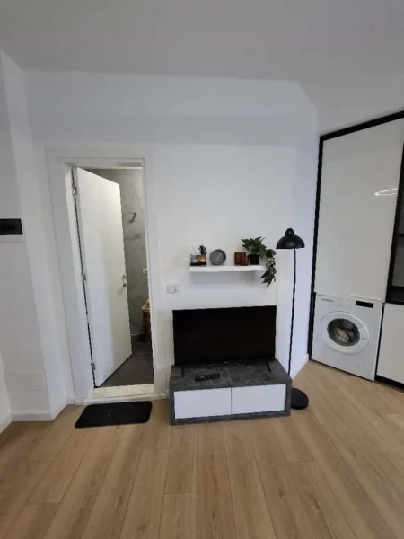 Tirane, shitet garsonier Kati 4, 37 m² 82.000 € (Kristal Center)