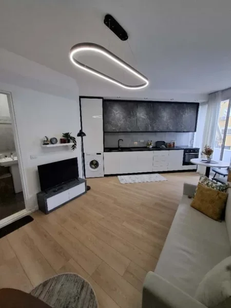 Tirane, shitet garsonier Kati 4, 37 m² 82.000 € (Kristal Center)