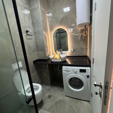 Tirane, jepet me qera apartament 2+1+Ballkon Kati 3, 100 m² 750 € (ish dogana)