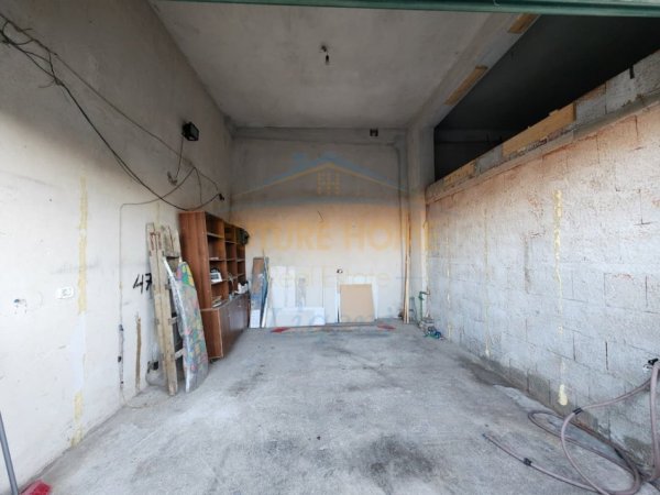 Tirane, jepet me qera 3 Katshe Kati 0, 239 m² 600 € 