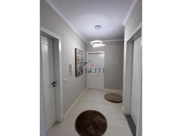 Tirane, shitet apartament 2+1+Ballkon Kati 7, 97 m² 155.000 € (Rruga Teodor Keko)