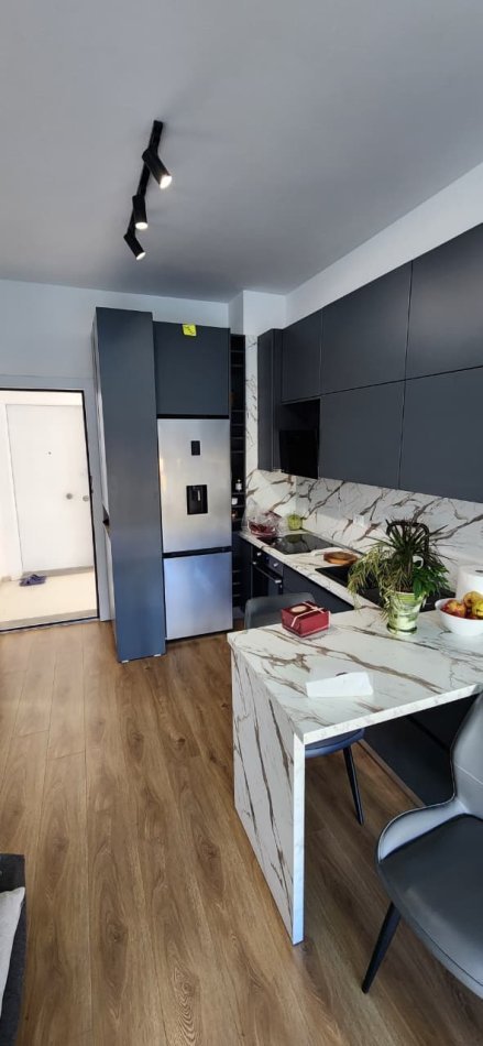 Tirane, shitet apartament 1+1 Kati 0, 50 m² 82 milion leke (Kompleksi Oxa, Fresk)