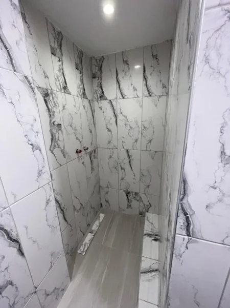 Tirane, jepet me qera Vile , 84 m² 800 € (Selvia)