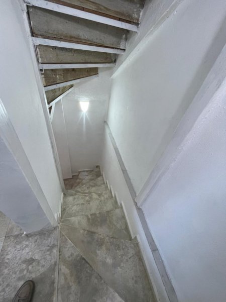 Tirane, jepet me qera Vile , 84 m² 800 € (Selvia)