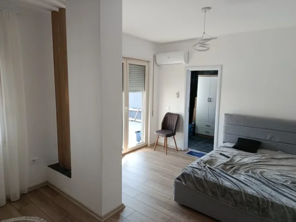 Pogradec, shitet apartament 1+1+Ballkon Kati 8, 190 m² 270.000 € (Liqeni i Pogradecit)