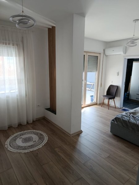 Pogradec, shitet apartament 1+1+Ballkon Kati 8, 190 m² 270.000 € (Liqeni i Pogradecit)