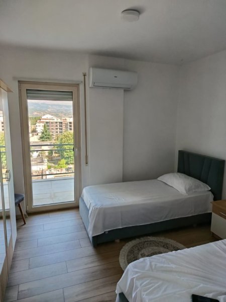 Pogradec, shitet apartament 1+1+Ballkon Kati 8, 190 m² 270.000 € (Liqeni i Pogradecit)