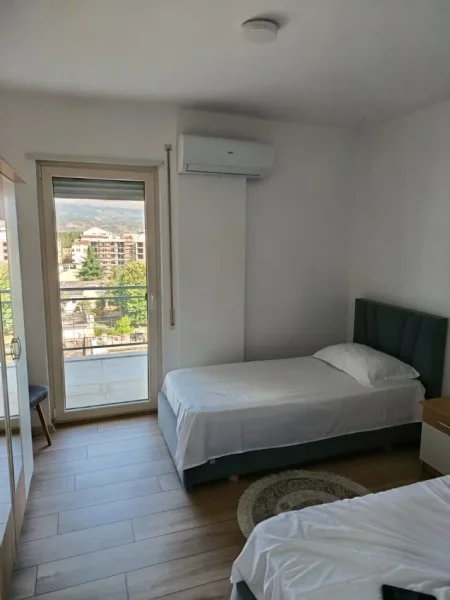 Pogradec, shitet apartament 1+1+Ballkon Kati 8, 190 m² 270.000 € (Liqeni i Pogradecit)