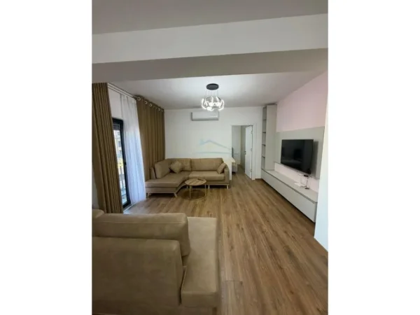 Tirane, jepet me qera apartament 2+1+Ballkon Kati 2, 110 m² 800 € (Rezidenca Kodra e Diellit 2)