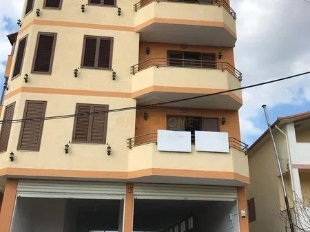 Tirane, jepet me qera apartament , 362 m² 12.000 € 