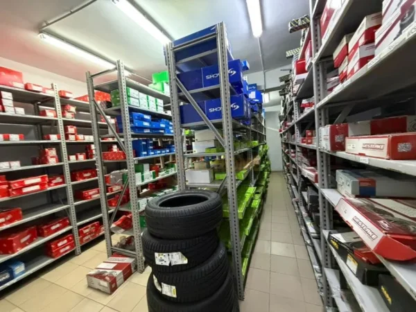 Tirane, shitet dyqan Kati 0, 1.222 m² (Rruga Dritan Hoxha)