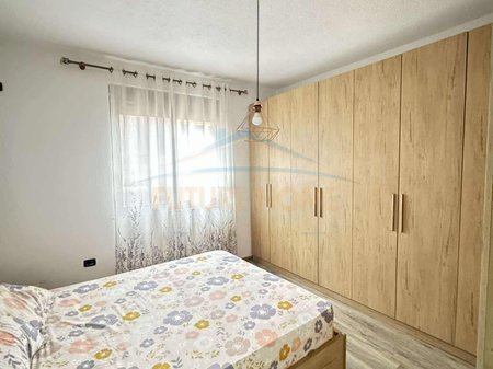 Tirane, jepet me qera apartament 2+1 Kati 6, 75 m² 500 € 