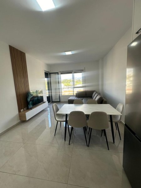 Tirane, jepet me qera apartament 2+1 Kati 3, 70 m² 600 € (paskuqan)
