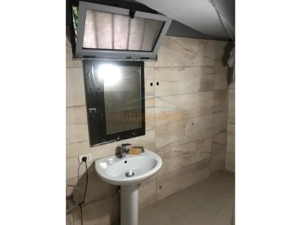 Qera, Njesi Biznesi, 21 Dhjetori, Tirane 500 €