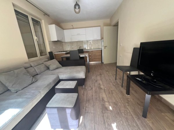 Tirane, jepet me qera apartament 2+1 Kati 2, 70 m² 600 € (Zogu i Zi - Rruga e Durresit - Zogu I Zi, Tiranë)