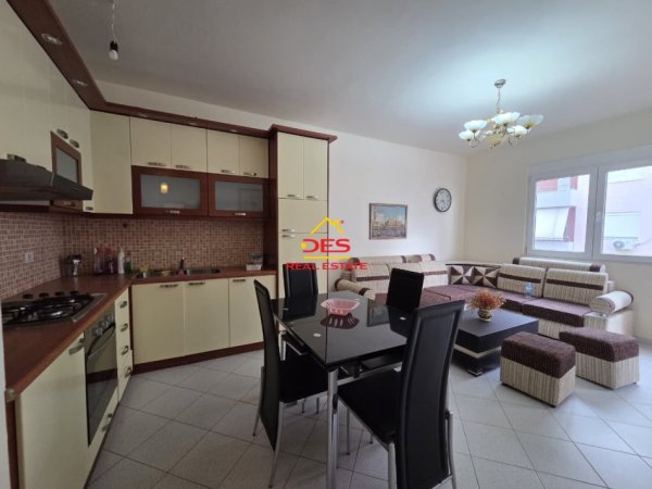 Vlore, shitet apartament 1+1+Ballkon Kati 2, 75 m² 150.000 € (Lungomare)