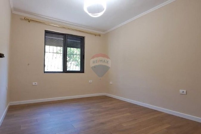 Tirane, shitet apartament 2+1 Kati 2, 71 m² 143.000 € (Rruga Xhanfize Keko)