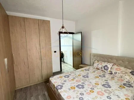 Tirane, jepet me qera apartament 2+1 Kati 6, 75 m² 500 € 