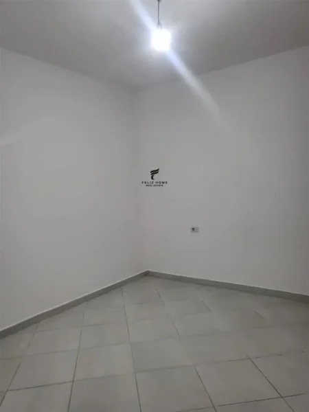 Tirane, jepet me qera apartament 2+1 Kati 2, 95 m² 650 € (DON BOSKO)