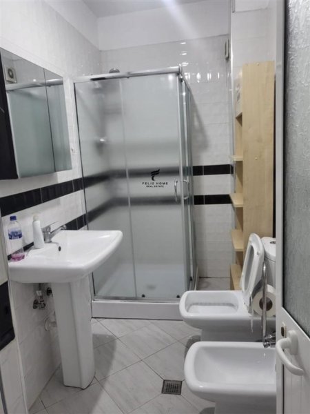 Tirane, jepet me qera apartament 2+1 Kati 2, 95 m² 650 € (DON BOSKO)