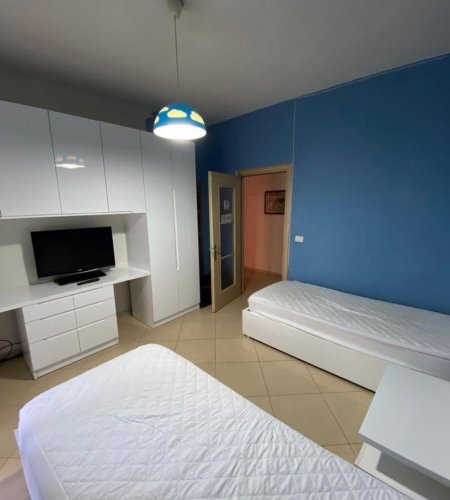 Vlore, jepet me qera apartament 2+1+Ballkon Kati 7, 101 m² 450 € (Conad)