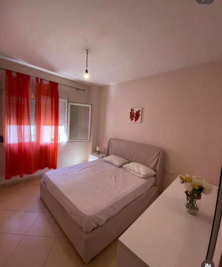 Vlore, jepet me qera apartament 2+1+Ballkon Kati 7, 101 m² 450 € (Conad)