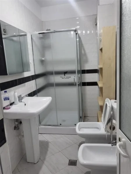 Tirane, jepet me qera zyre Kati 2, 95 m² 650 € (DON BOSKO)