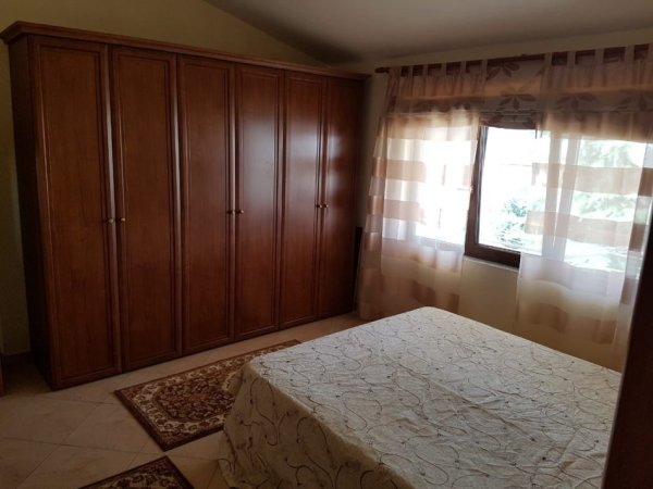 Tirane, jepet me qera apartament 2+1 Kati 3, 700 € 