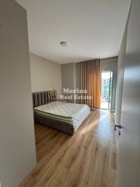 Tirane, jepet me qera apartament 1+1+Ballkon Kati 10, 75 m² 600 € (Rruga Hysni Gerbolli)
