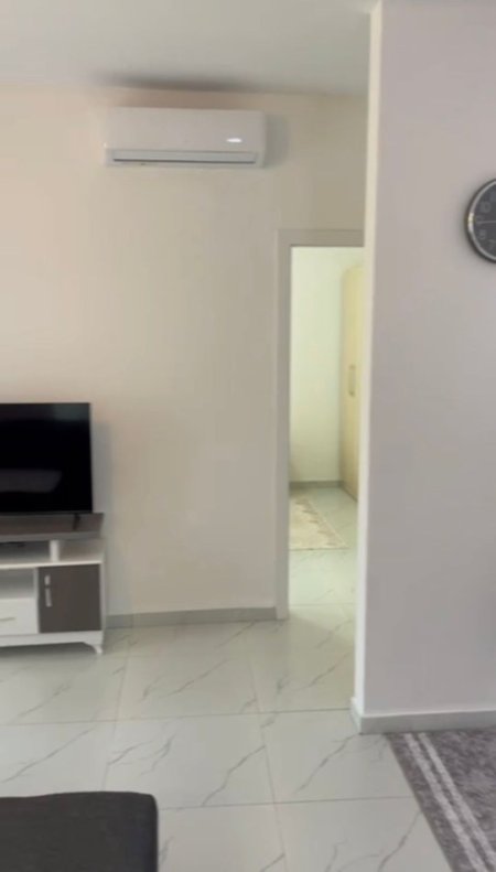 Tirane, jepet me qera apartament 1+1 , 65 m² 550 € (Ring Center, Zogu i Zi)