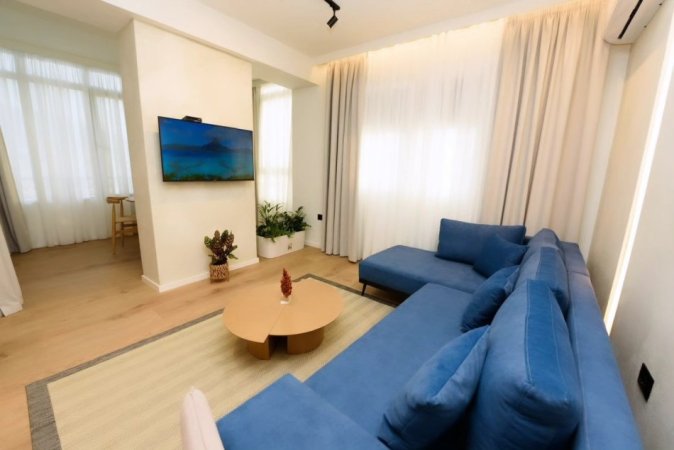 Vlore - Lungomare, shitet apartament 1+1 , 117 m² 330.000 € (buze detit ne vije te pare)