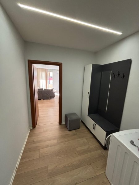 Tirane, jepet me qera apartament 1+1 , 450 € (Astir)