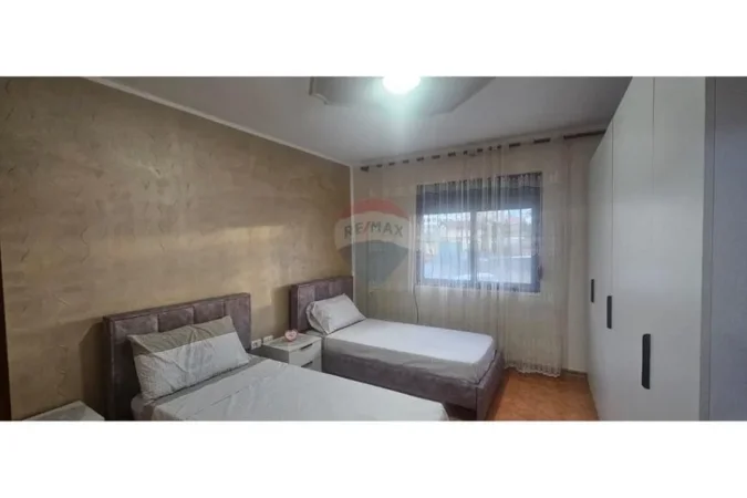 Tirane, shes apartament 3+1+Ballkon Kati 1, 91 m² 145.000 € (Ali Demi)