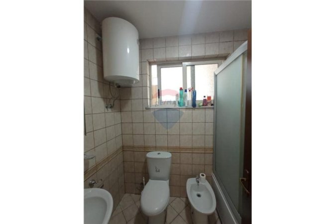 Tirane, jepet me qera apartament 2+1 , 115 m² 750 € (Rruga Faik Konica - Air Albania - Gjuhët e huaja, Tiranë)